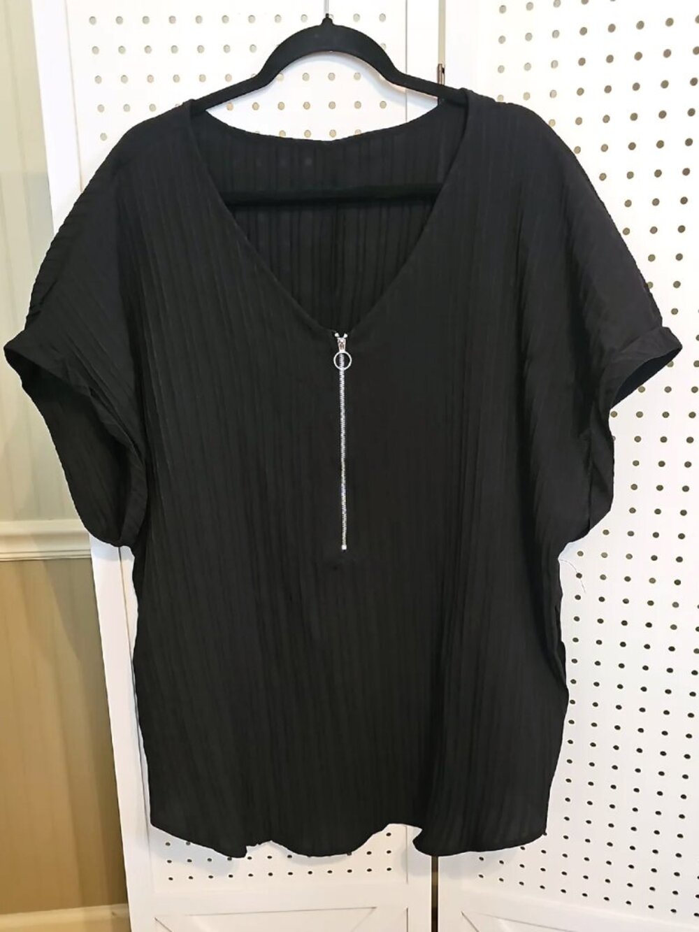 Plus Size 4X Shein Edgy Black Pleated Zipper Short Cap Sleeve Dolman Top